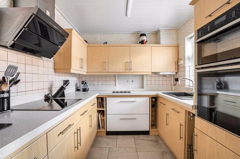 Property photo 3 of 20 Kitchen