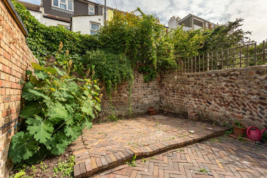 Property photo 3 of 16