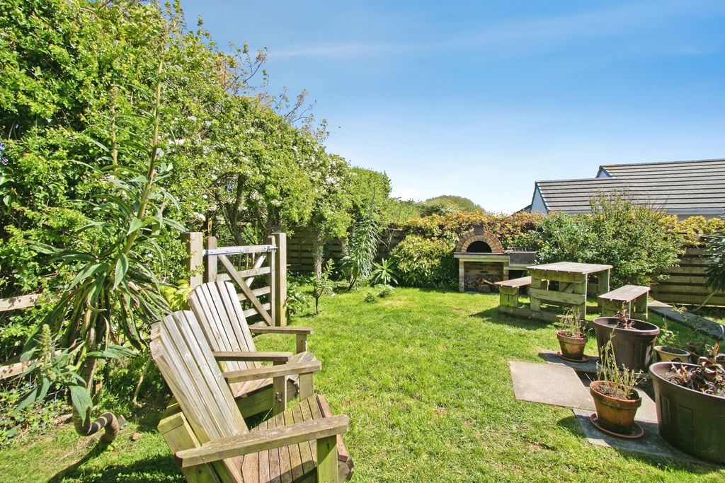 Property photo 3 of 18 Pbox-Img.Jpg
