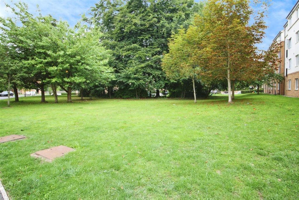 Property photo 2 of 11
