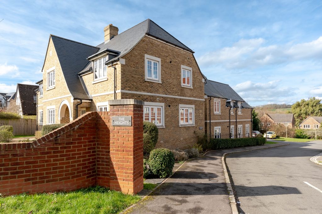 Property photo 1 of 11 External