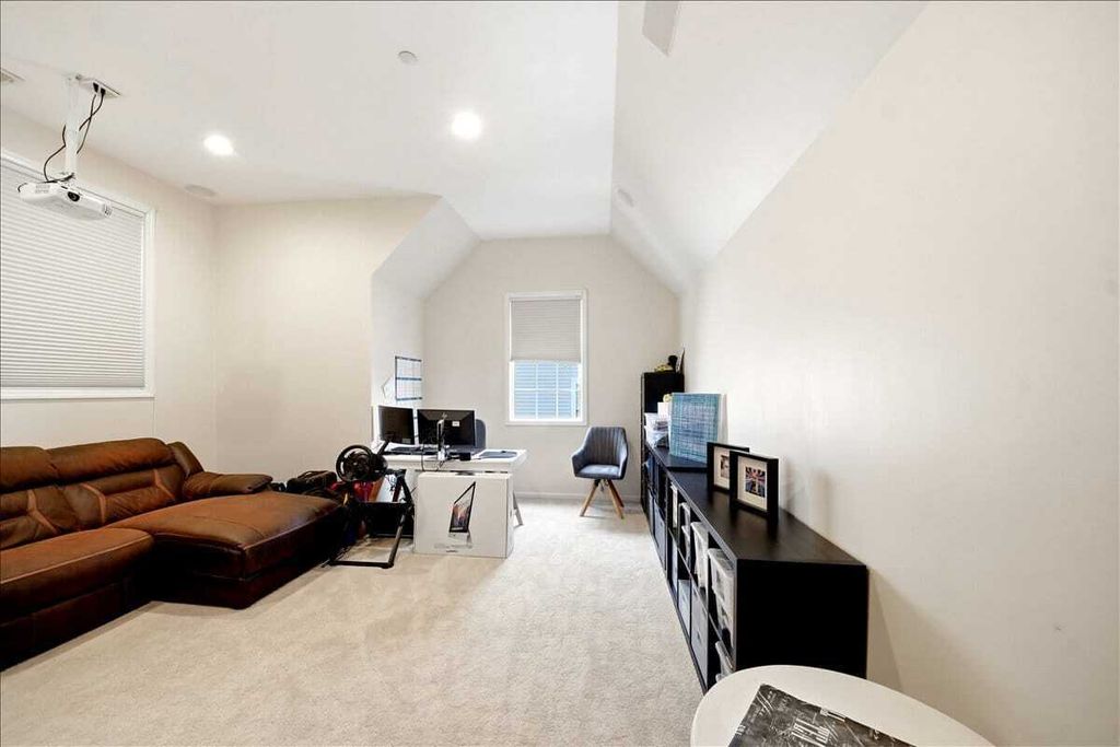 Property photo 2 of 11 <Alttext/>