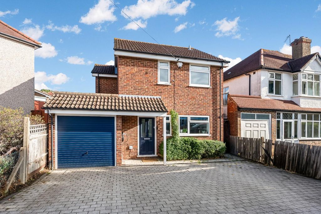 Property photo 1 of 16 Sparrow Farm Road