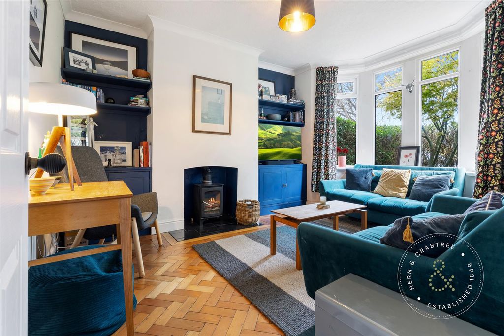 Property photo 2 of 47 Hern And Crabtree-11.Jpg