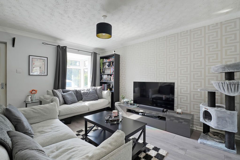 Property photo 1 of 14 Living Room
