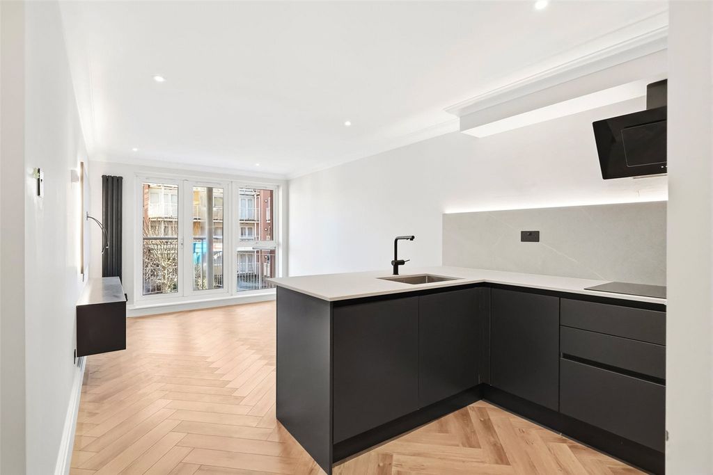 Property photo 2 of 12 Picture No. 10