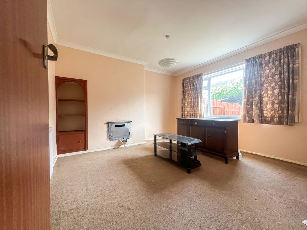 Property photo 3 of 16 Dining Room