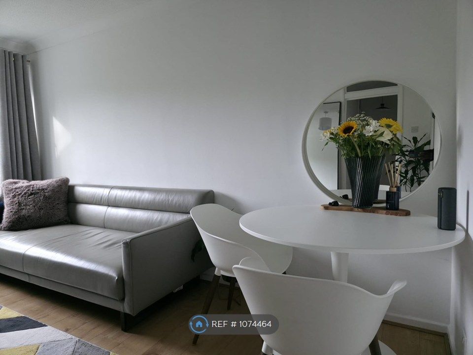 Property photo 3 of 9 Living Space ( For Inspiration)