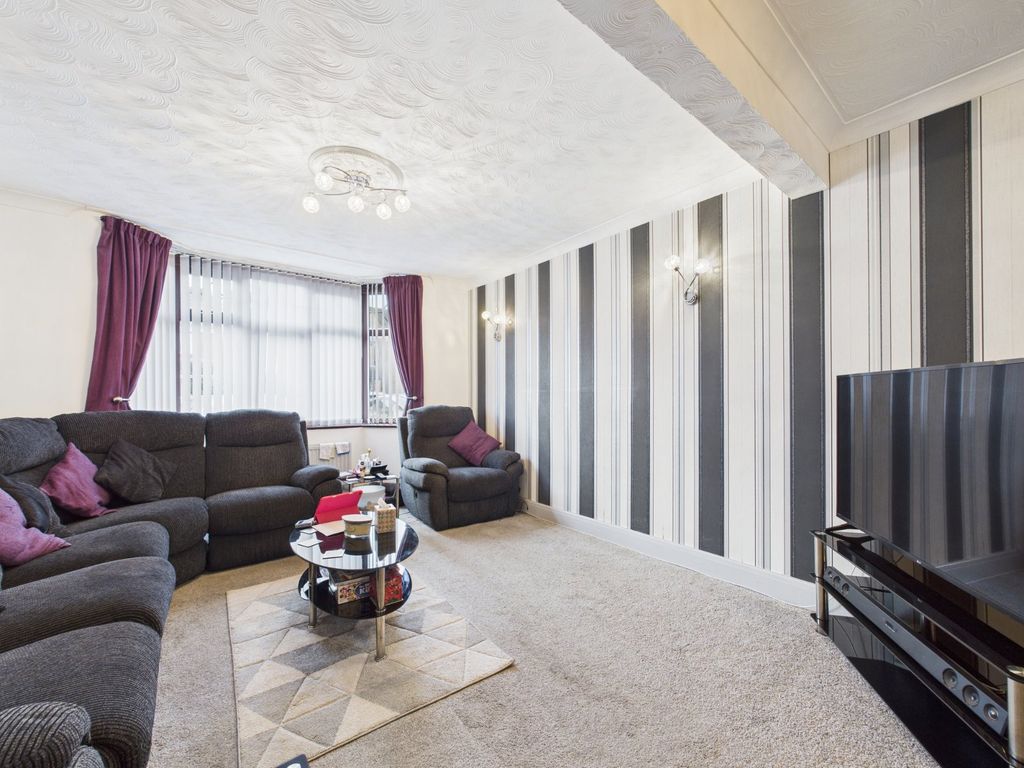 Property photo 2 of 33 Picture No. 32