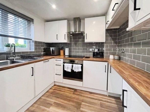 Property photo 1 of 9 Pbox-Img.Jpg