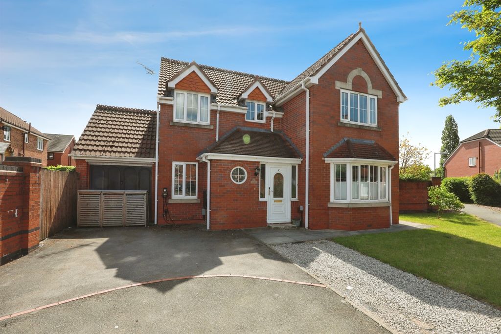 Property photo 1 of 17
