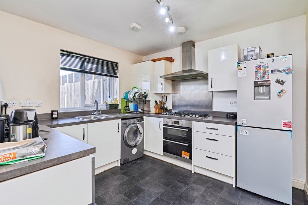 Property photo 2 of 15 Pbox-Img.Jpg