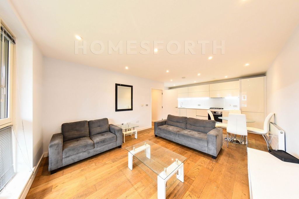 Property photo 1 of 18 Photo 11