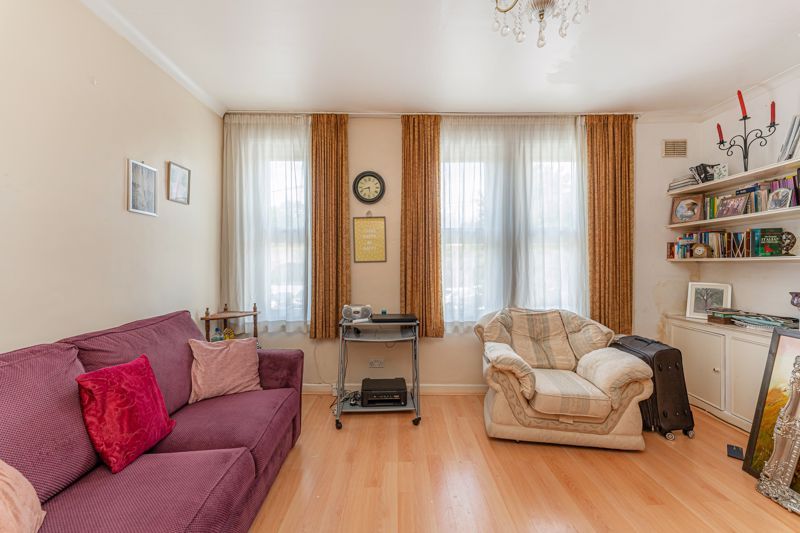 Property photo 3 of 8 Photo 2