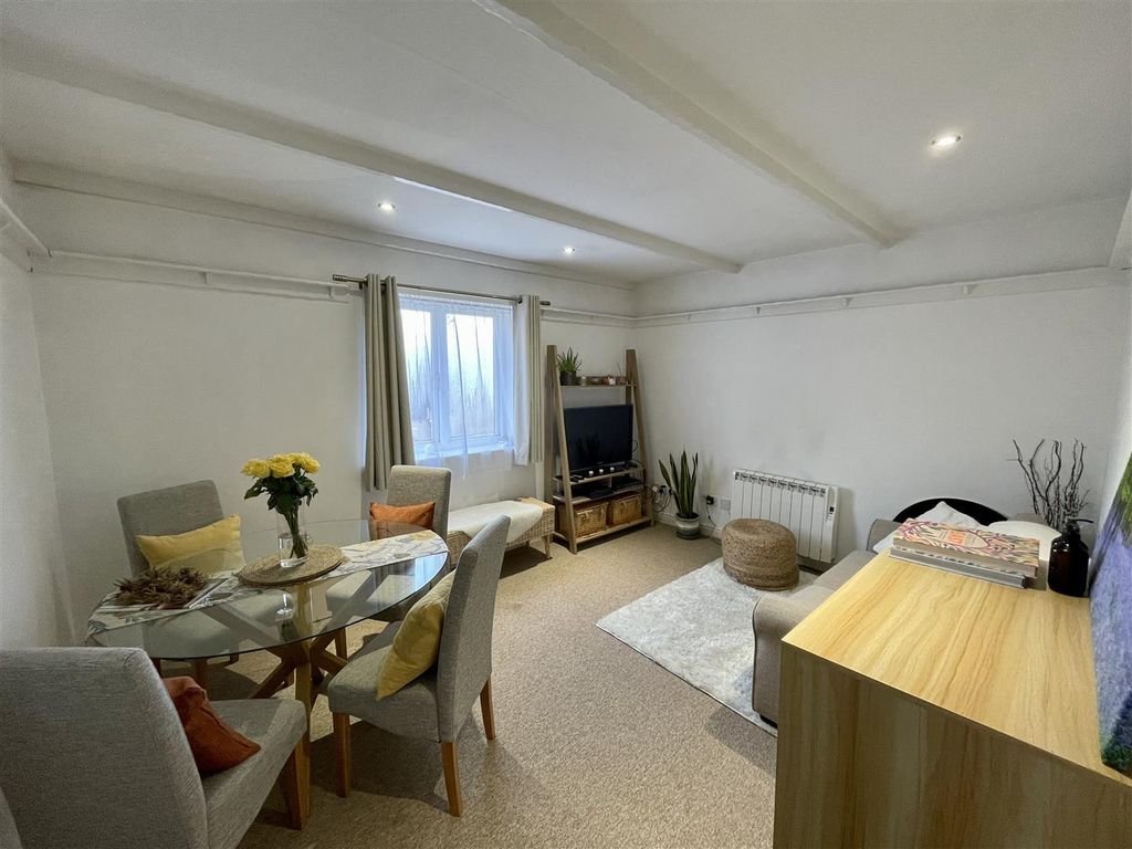 Property photo 2 of 6 Img_5569.Jpg