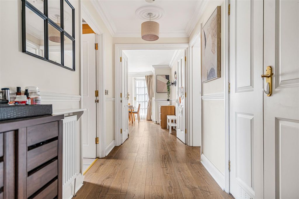 Property photo 3 of 19 11_76592.Jpg