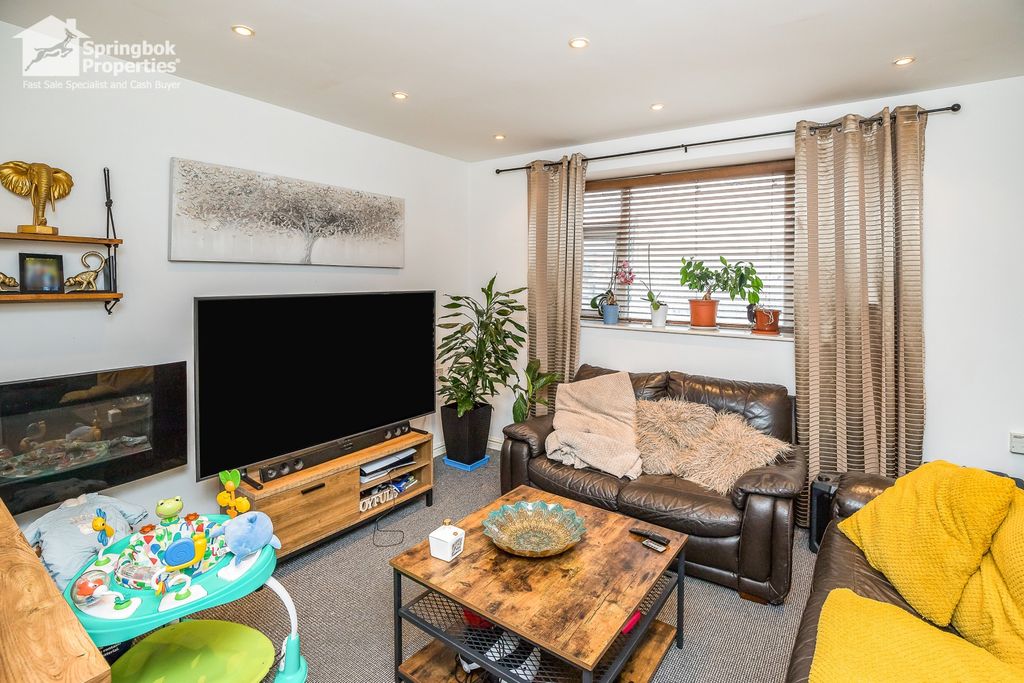 Property photo 2 of 8 Image 2