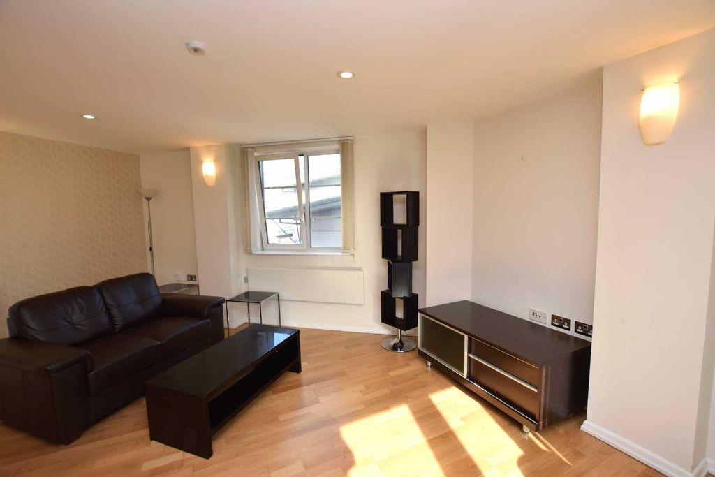 Property photo 3 of 10 Picture No. 04