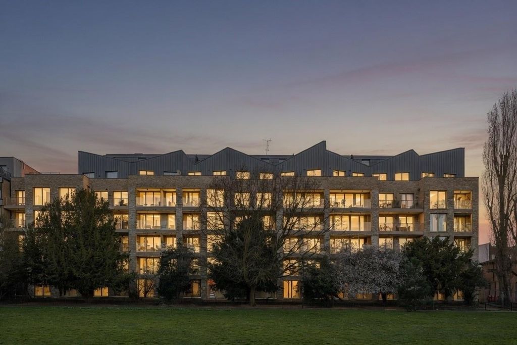 Property photo 1 of 10 Outdoor Dusk
