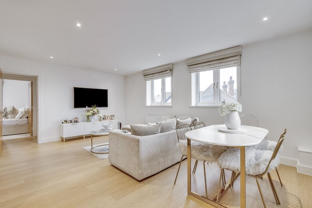 Property photo 3 of 14 Picture No. 12