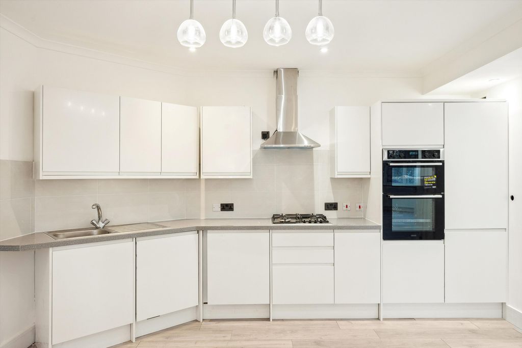 Property photo 2 of 14 Image