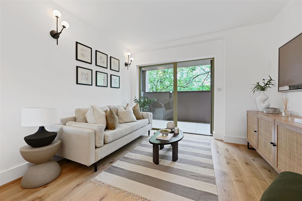 Property photo 1 of 10 The Sidings - Receptiona3 (1).Jpg