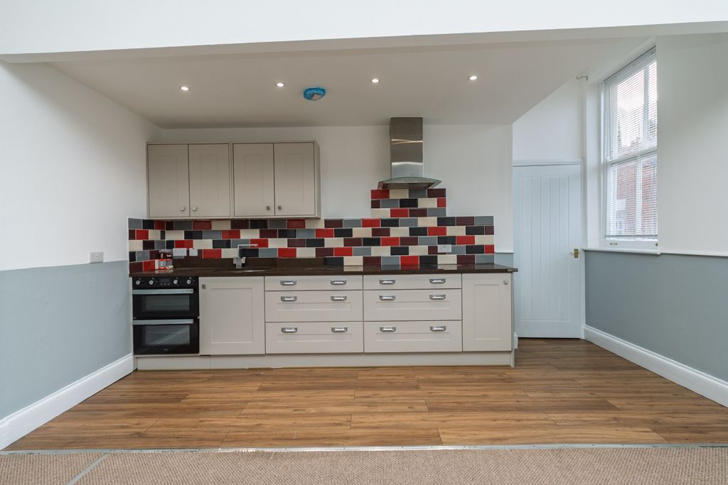 Property photo 3 of 14 B0031798