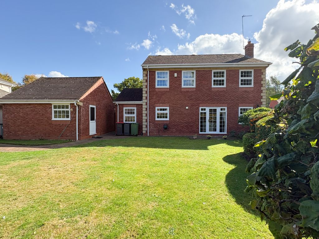 Property photo 3 of 31 Garden Rear