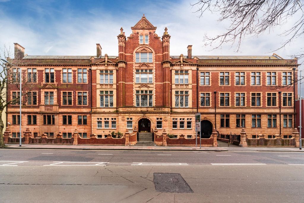 Property photo 1 of 9 External