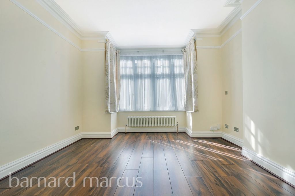 Property photo 3 of 7 Bedroom