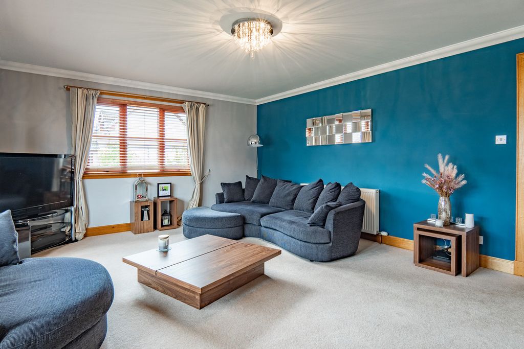 Property photo 2 of 42
