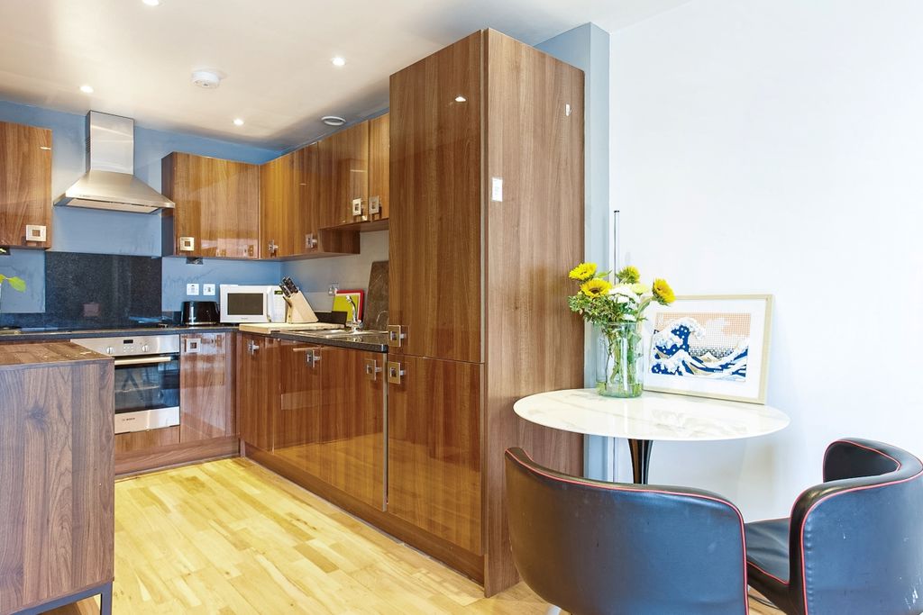 Property photo 3 of 18 Kitchen