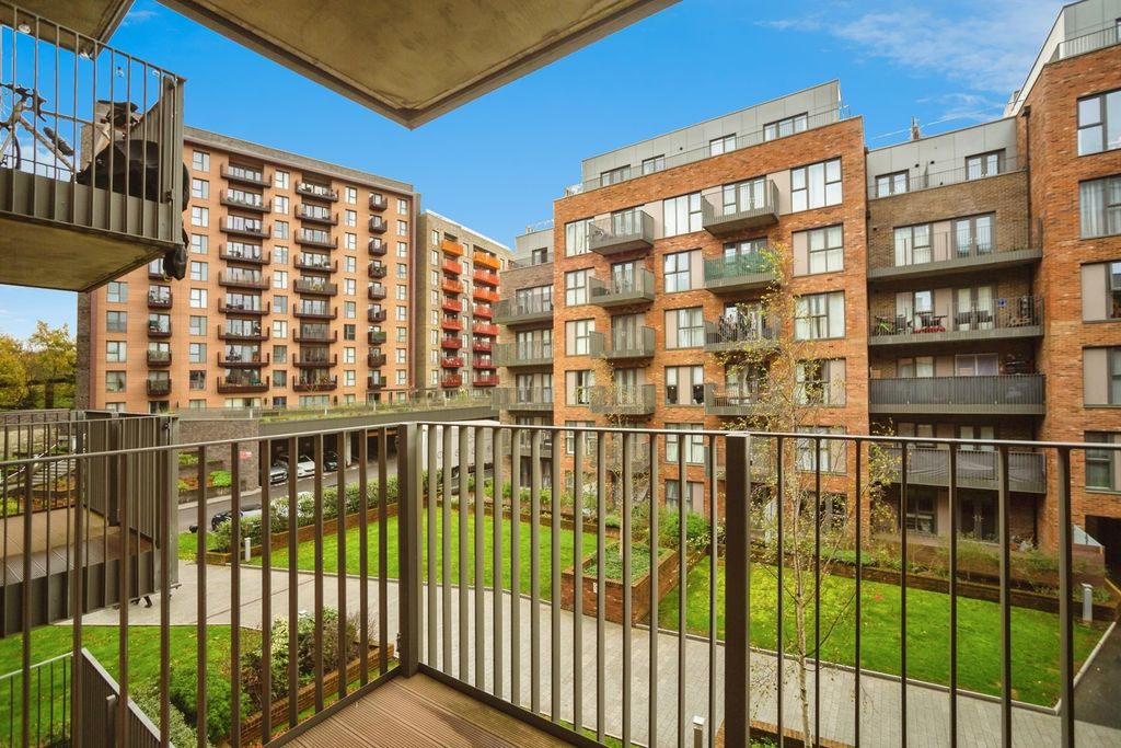 Property photo 3 of 16 Photo