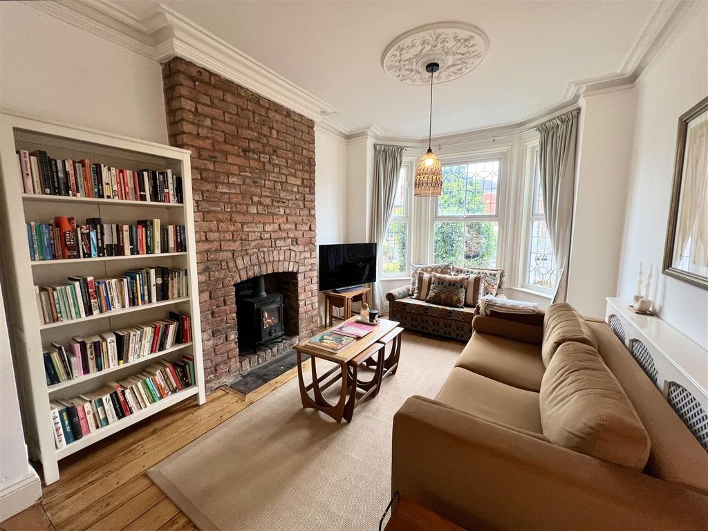 Property photo 3 of 37