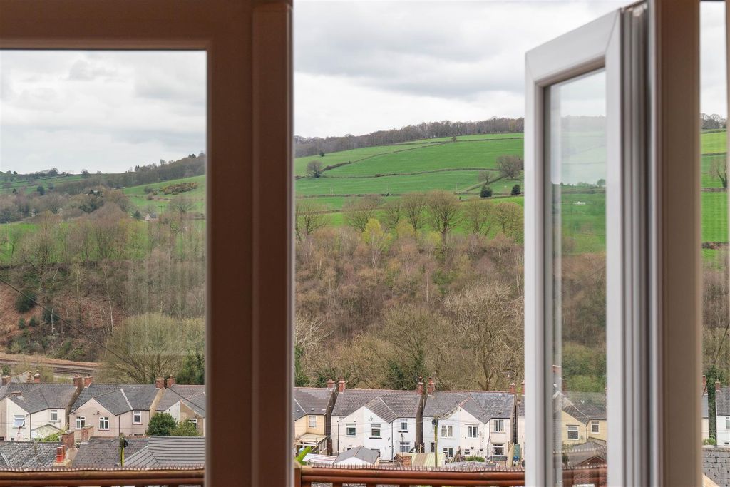 Property photo 3 of 36 Living Room-7.Jpg