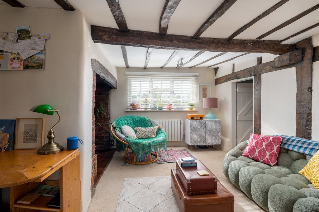 Property photo 2 of 21