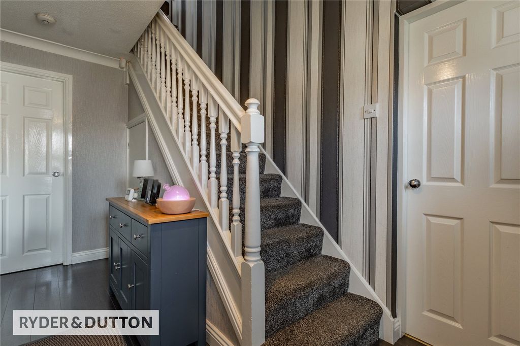 Property photo 2 of 33 Hallway