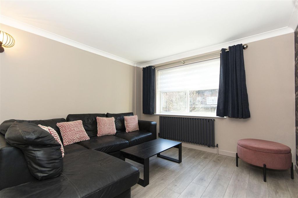 Property photo 3 of 11 Herrtford Court 11 2026 (11).Jpg