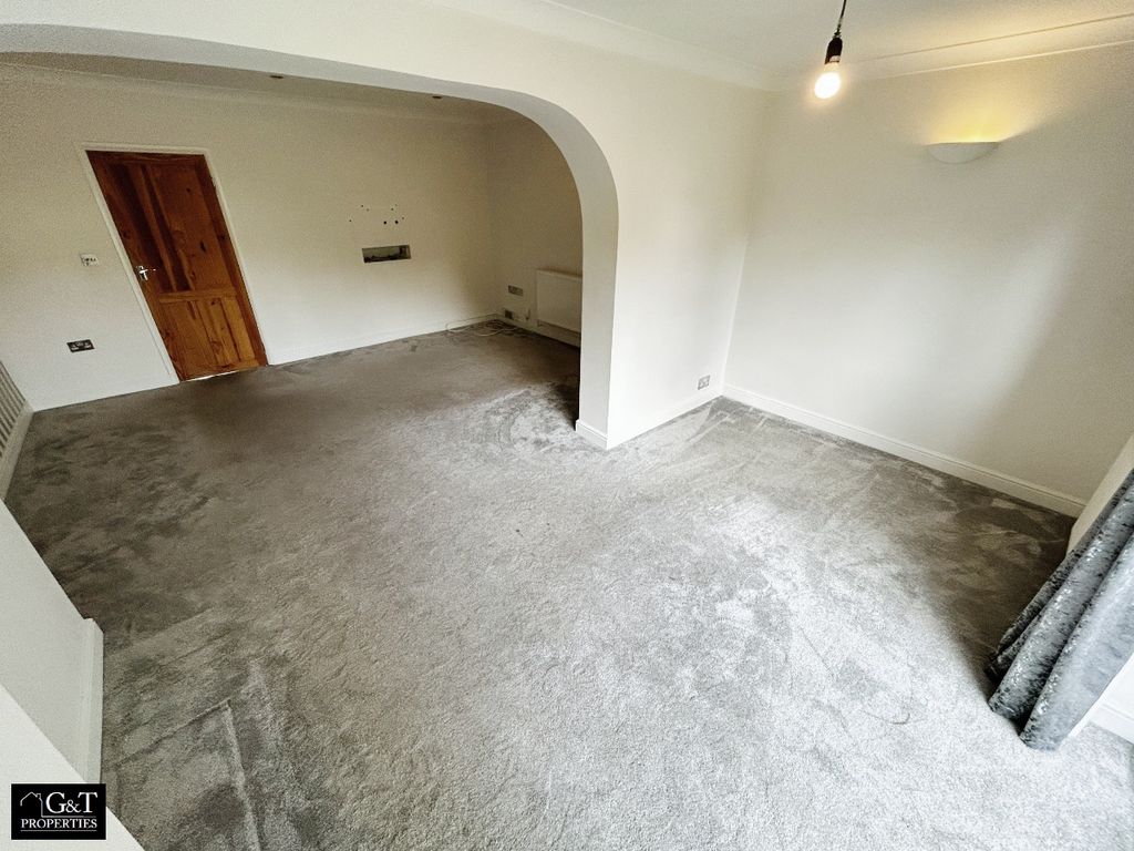 Property photo 3 of 13 Living/Dining Room