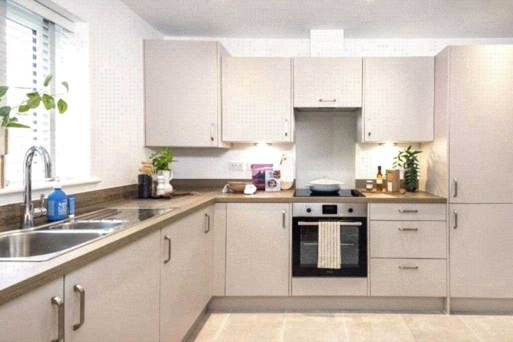 Property photo 3 of 6 Kitchen