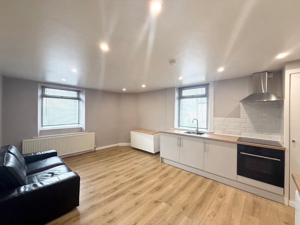 Property photo 2 of 9 Picture No. 07