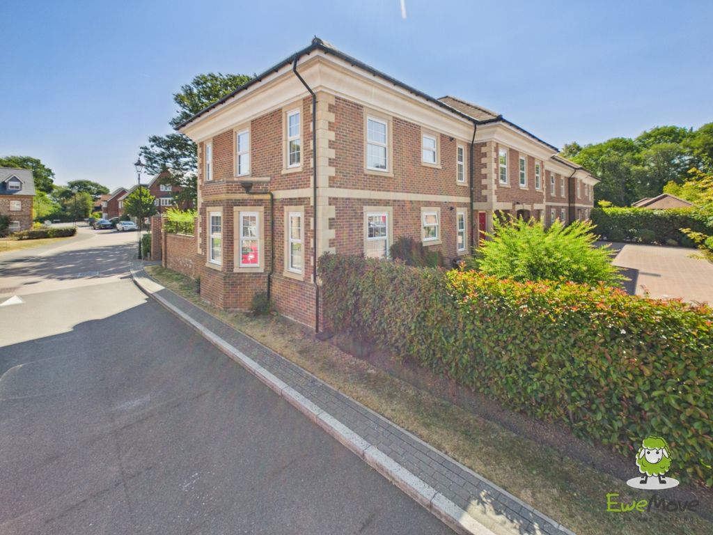 Property photo 2 of 13 Ewemove Estate Agents Basingstoke