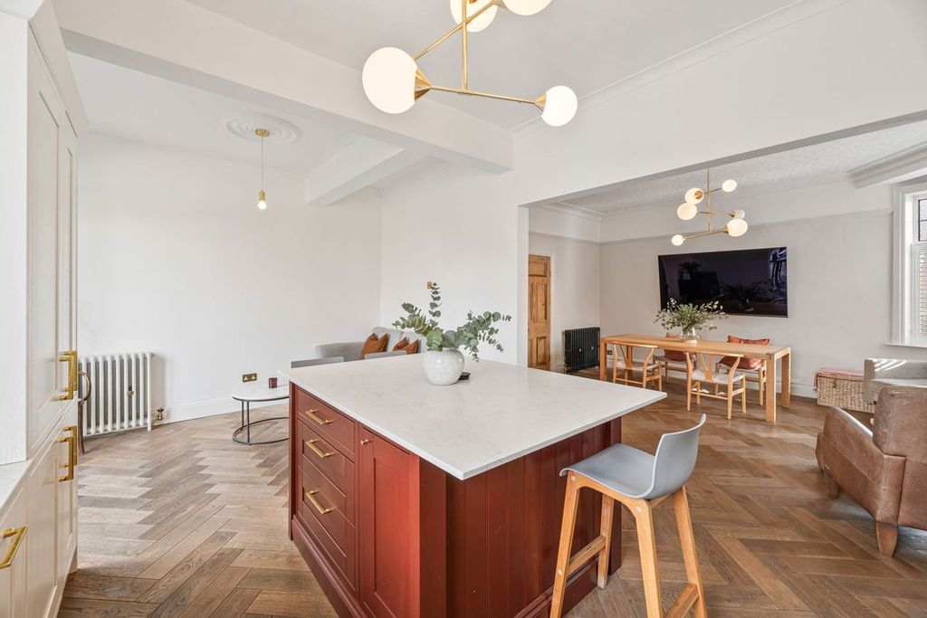 Property photo 3 of 27 Kitchen/Dining Room