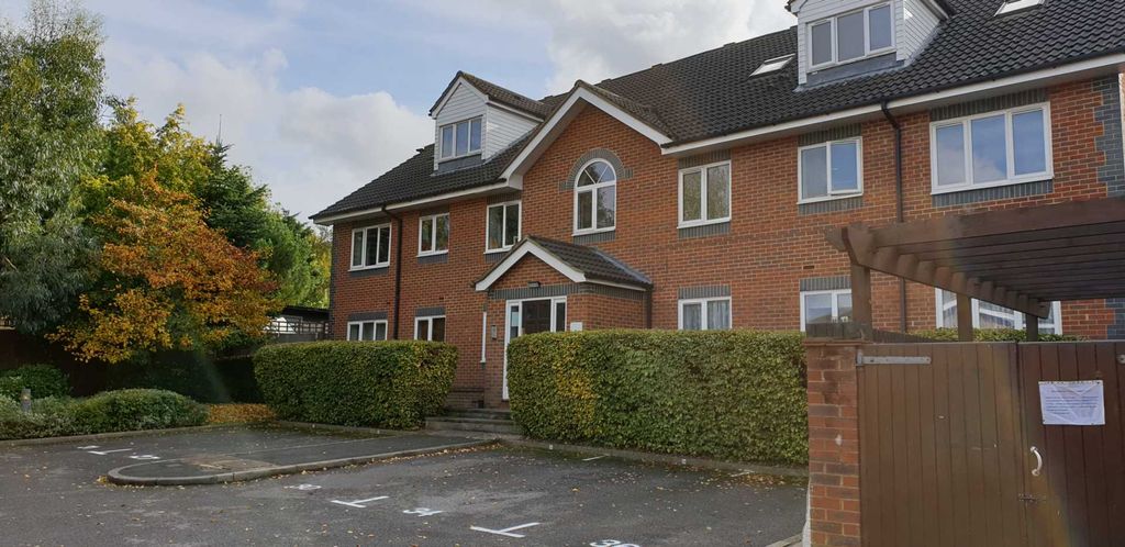 Property photo 1 of 9