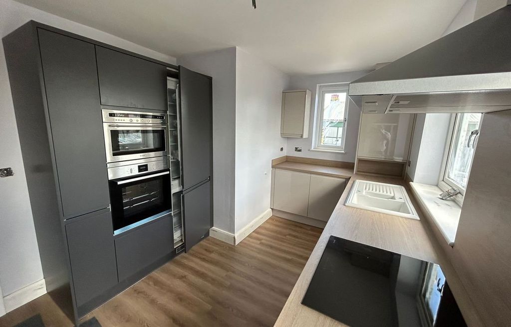 Property photo 2 of 10 Picture 2