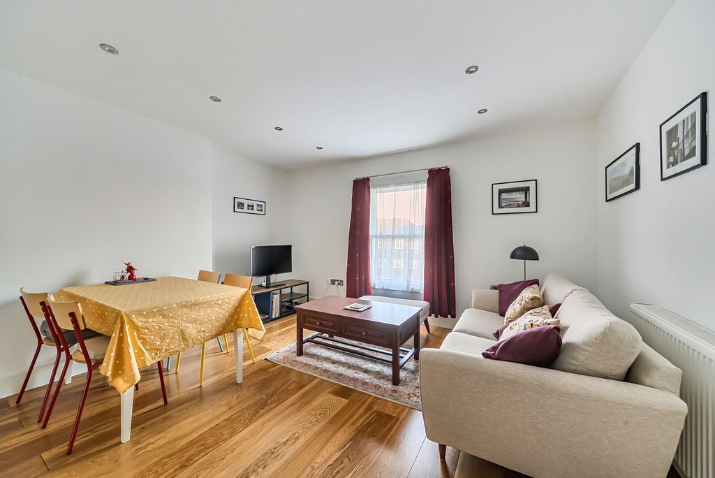 Property photo 2 of 12 Living/Dining Room