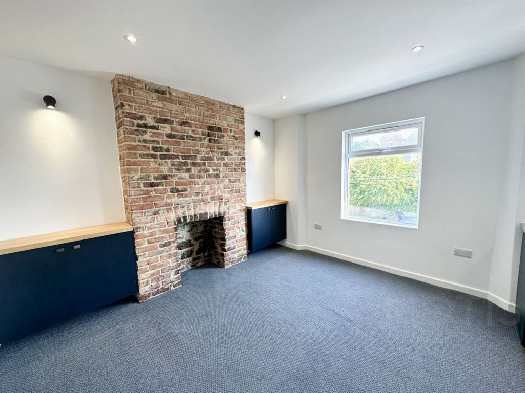 Property photo 2 of 11 Photo 1