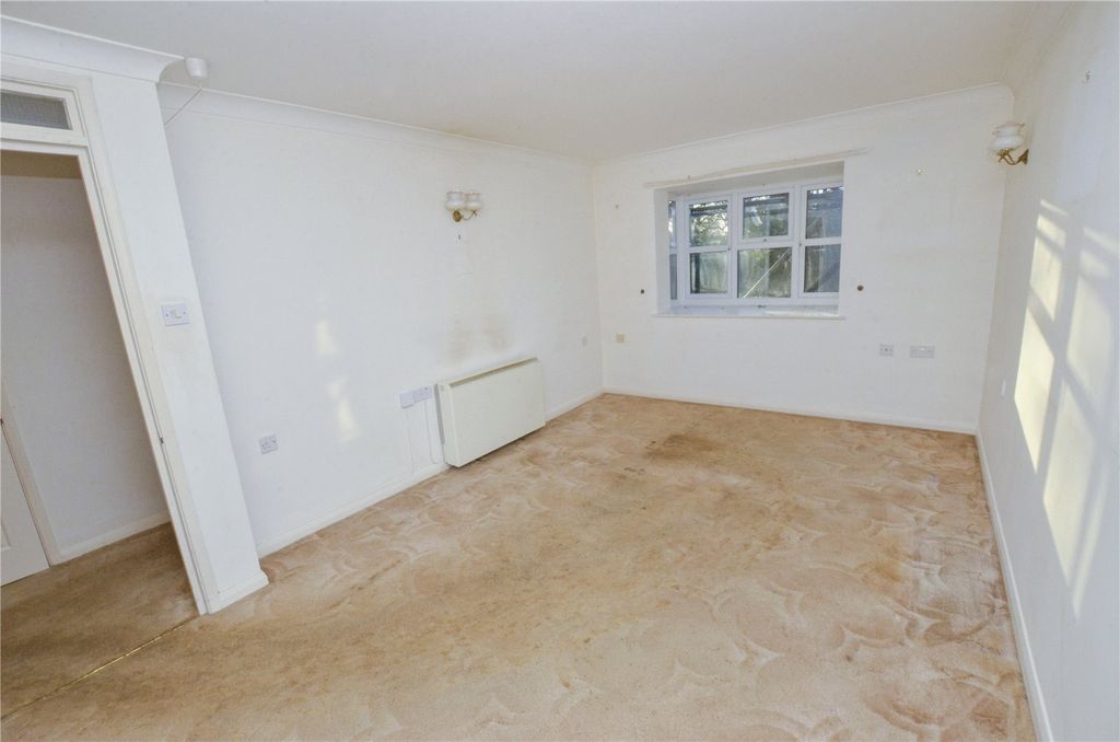 Property photo 3 of 7 Lounge/Dining Room