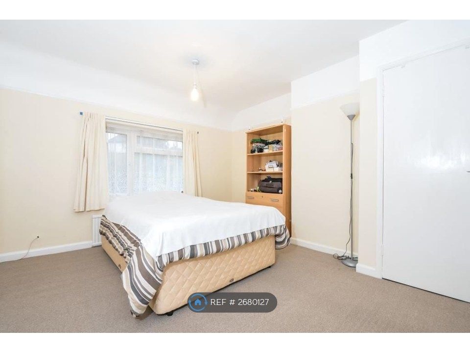 Property photo 2 of 10 Master Bedroom