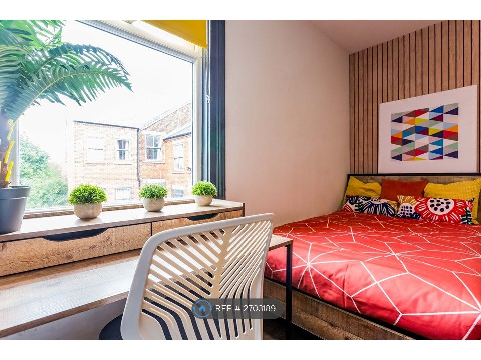 Property photo 3 of 9 Room 3